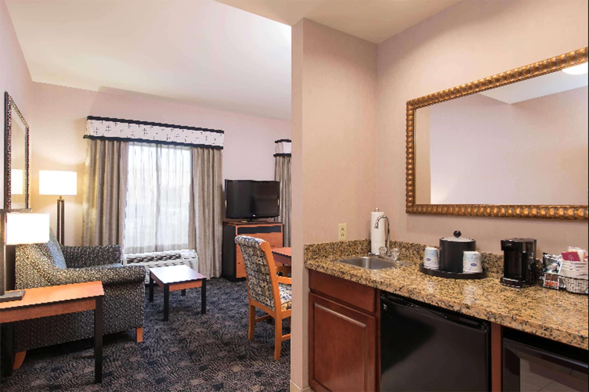 Hampton Inn And Suites Indianapolis-Фишърс Екстериор снимка