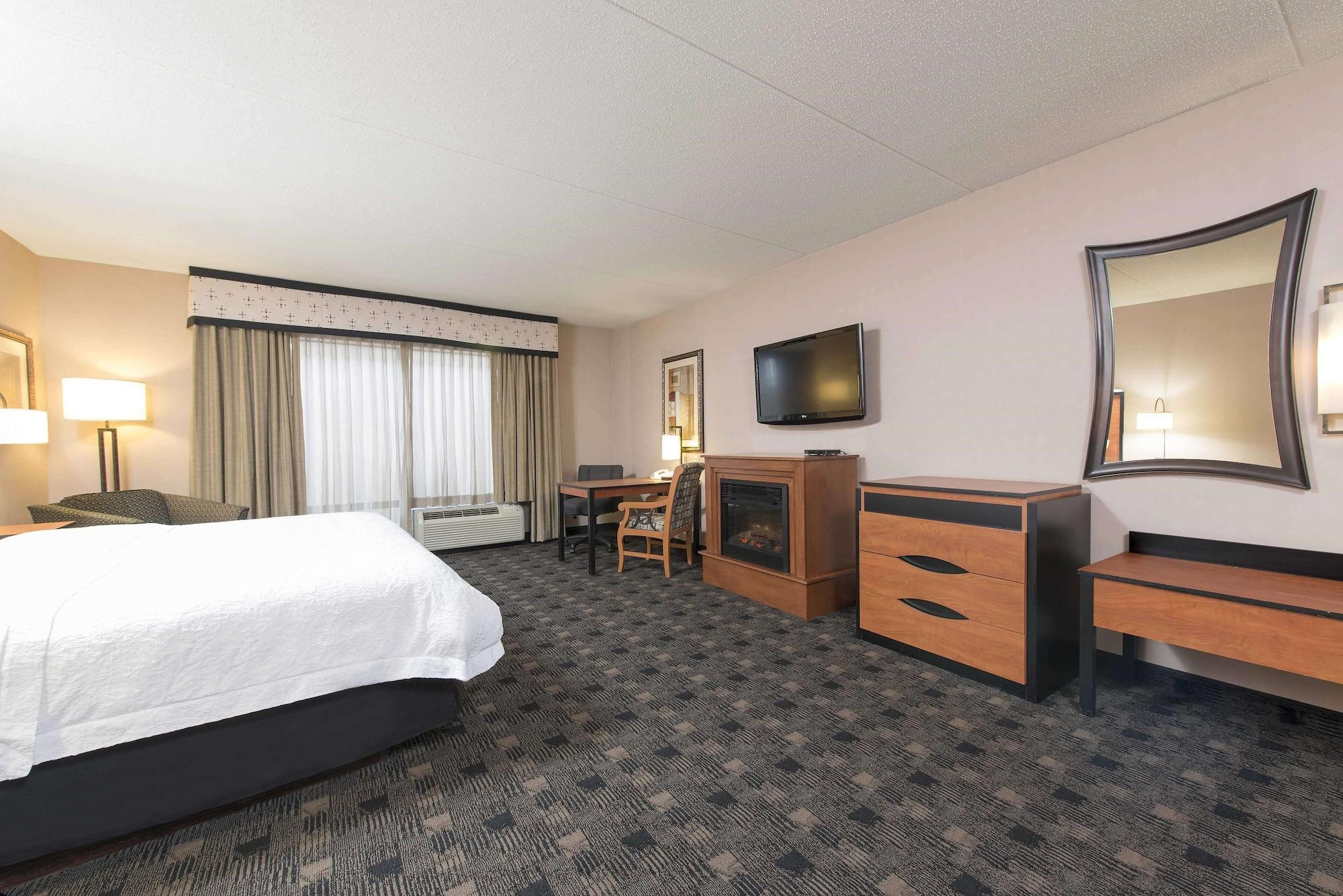 Hampton Inn And Suites Indianapolis-Фишърс Екстериор снимка