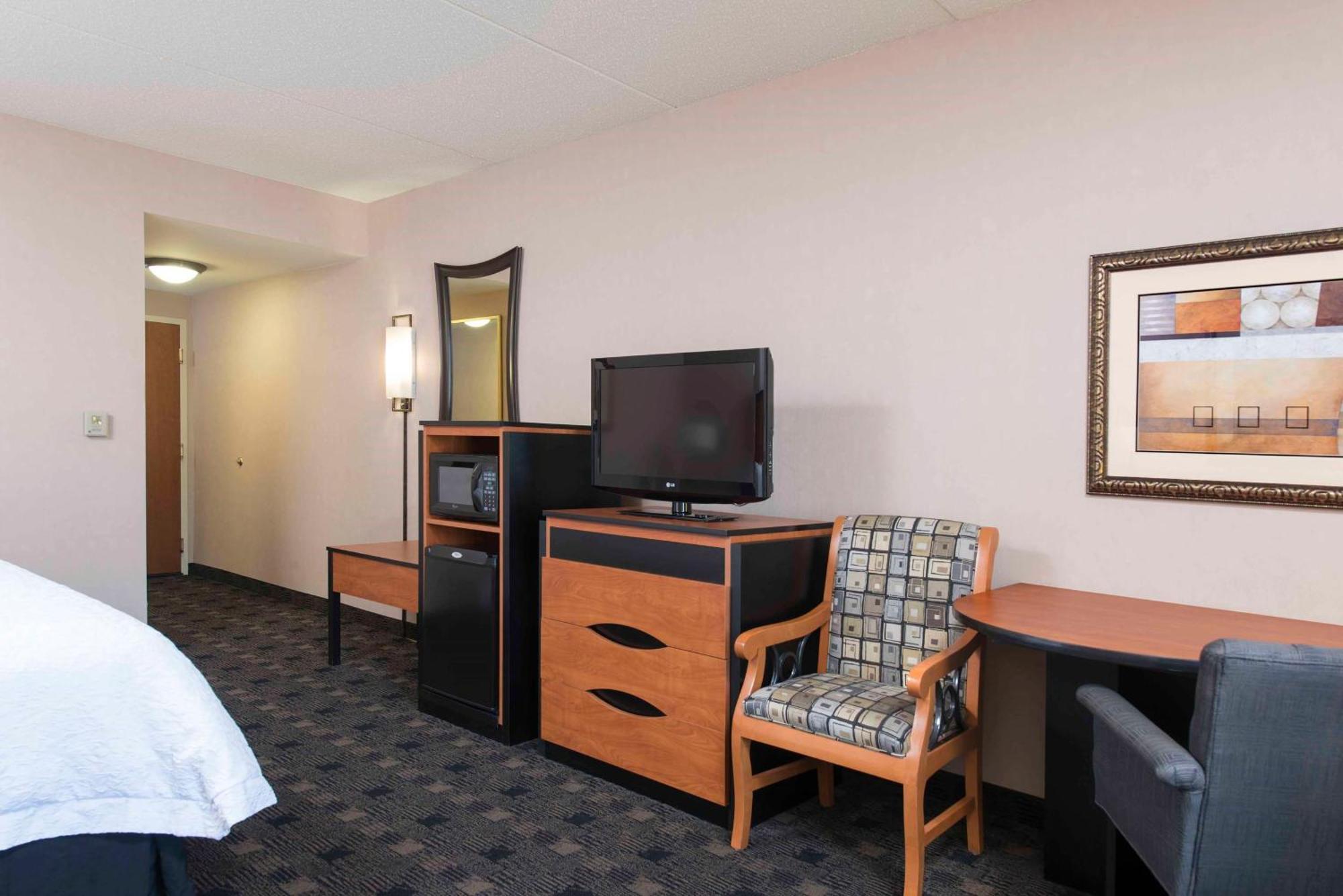 Hampton Inn And Suites Indianapolis-Фишърс Екстериор снимка