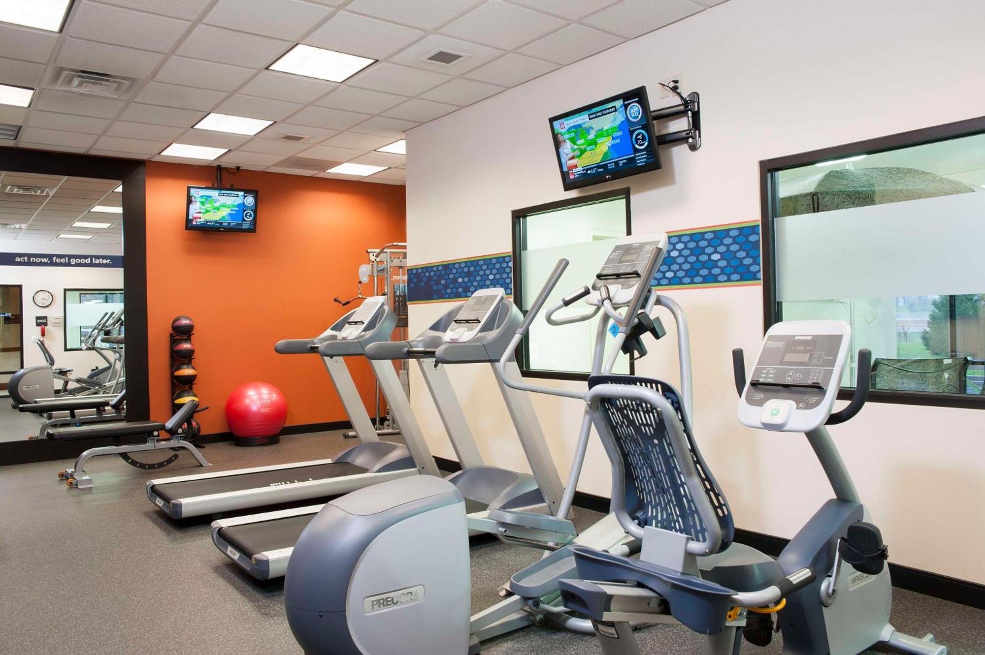 Hampton Inn And Suites Indianapolis-Фишърс Екстериор снимка